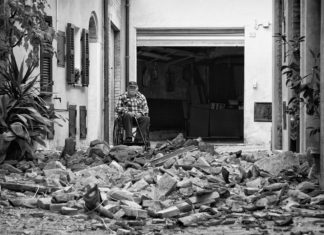 Riflettori accesi sul terremoto con la mostra fotografica di Claudio Colotti agli Antichi Forni