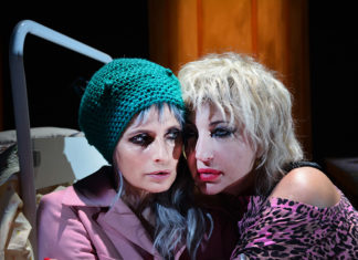 “Sisters. Come stelle nel buio”, Isabella Ferrari e Iaia Forte in scena nelle Marche