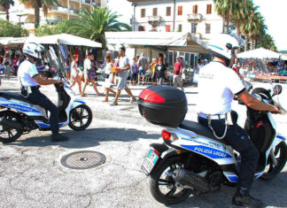 Abusivismo commerciale, in servizio anche quattro nuovi ciclomotori