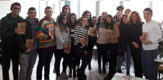 Gli alunni del liceo classico “G.Leopardi” incontrano la scrittrice Eliana Enne