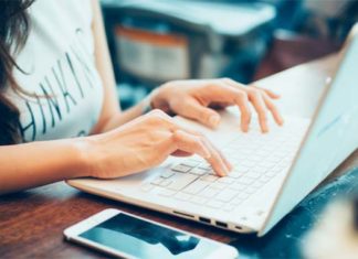 Marche, Acquaroli: «Fino al 31 gennaio didattica a distanza nelle scuole superiori»