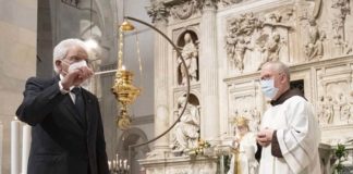 Loreto, il presidente Sergio Mattarella accende la Lampada della Pace