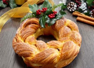 Un Natale più “buono” con la ghirlanda di pasta di croissant