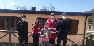 Gli auguri solidali di Pasqua della Croce Rossa e Isc Don Giussani di Ascoli