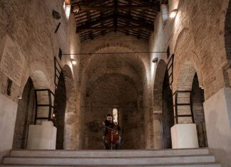 “Bach e il Romanico nel Piceno”, sei concerti del violoncellista Federico Bracalente in sei Abbazie
