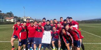 Il presidente Renzi e il giovane tifoso rossoblù Gianmarco da Accumoli in visita al Samba Village