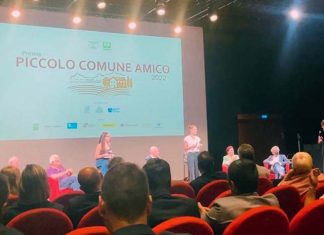 Offida premiata a Roma dal Codacons per il merletto a tombolo