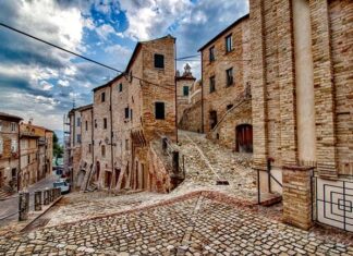 Carassai, viaggio nello storico borgo di origine medievale