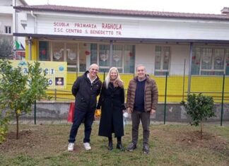 Scuola Primaria “Ragnola”, piantumate quattro nuove essenze arboree