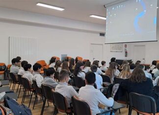 San Benedetto, studenti della “Curzi” e poliziotti insieme contro il cyberbullismo