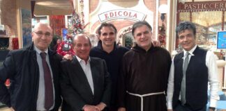 Lido degli Aranci, grande festa per il settantesimo compleanno di Frate Mago