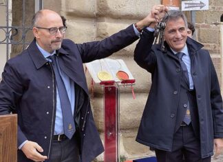 Università di Camerino, passaggio delle chiavi di Ateneo dal prof. Pettinari al nuovo rettore Leoni