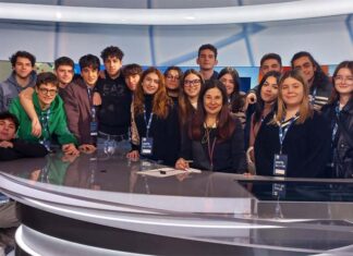 La classe 5E del Liceo Scientifico “Rosetti” in visita alla sede Rai di Ancona