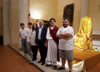 Spettacolo teatrale a favore dell’Aism, Simone Cameli incanta il pubblico dell’Auditorium Neroni