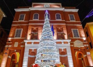 “Natale al borgo” ad Appignano: spettacoli, mercatini, mostre di cartoline e presepi in ceramica