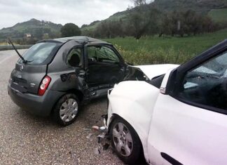 Ascoli, violento schianto sulla Salaria: ferito un 66enne