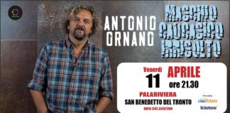 “Maschio caucasico irrisolto”, Antonio Ornano in scena al PalaRiviera di San Benedetto