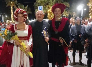 Palio del Barone 2025, bagno di folla a Tortoreto per l’apertura della XXII edizione