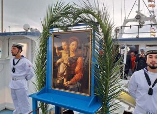 Festa della Madonna della Marina, l’effigie sacra in processione sul mare