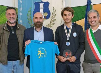 Emidio Silenzi, il campione grottammarese che dialoga con il mare