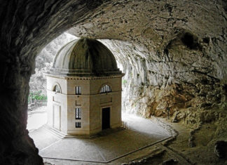 La grotta della Beata Vergine di Frasassi, luogo d’arte e profonda religiosità