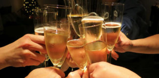 È tempo di brindare. Al nuovo anno, al Graffio, a noi e… a Paolo de Bernardin!