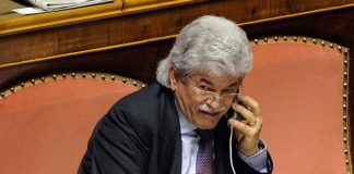 Forza Italia non ricandida Razzi. La disperazione di Crozza