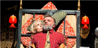 Gaia De Laurentiis e Ugo Dighero in scena con “L’inquilina del piano di sopra”