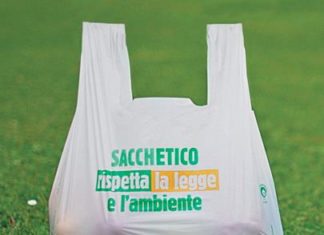 Caro sacchetto biodegradabile, due cent per l’ambiente