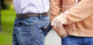 Due tedeschi derubano un napoletano. Non è una barzelletta…