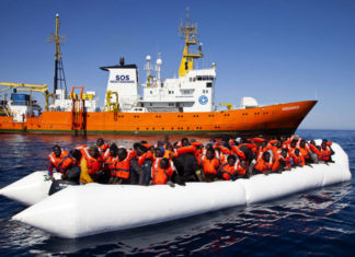 L’Odissea continua. L’Italia e Malta chiudono i porti, la Spagna accoglie i migranti Aquarius
