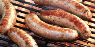 Grande successo a Torano per la celebre “Sagra del vino, salsiccia, maccheroni e formaggio fritto