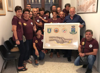 Montefiore, donato al sindaco Porrà il quadro simbolo dell’alleanza con Otmuchów