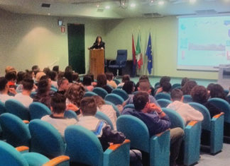 Si torni a Scuola di Galateo. Della sostanza e non dell’apparenza