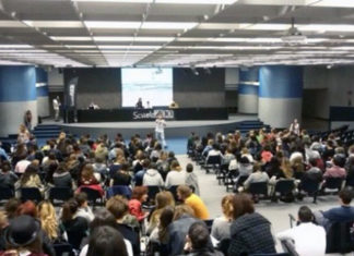 La Rivoluzione mancata. Da ScuolaZoo: i nativi digitali preferiscono i libri cartacei