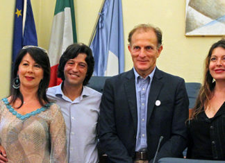 In alternativa al Black Friday, un banco di regali della Omnibus a Grottammare