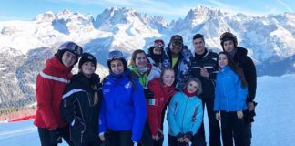 “Progetto Neve”, i ragazzi del Liceo Classico Leopardi incontrano a sorpresa Alberto Tomba