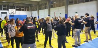 Corso gratuito di autodifesa per donne, oltre cinquanta partecipanti al primo incontro