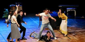“Destini (Solo Andata)”, grande successo per il musical del Liceo Classico Leopardi al Teatro delle Energie