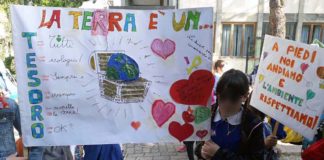 L’anima green della Scuola Miscia. Si festeggia la fermata estiva del Piedibus