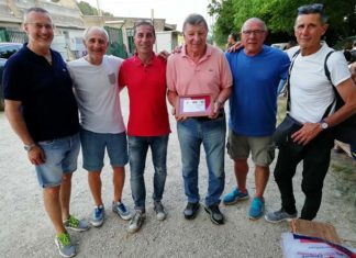 Acquaviva, grande festa con gli ex rossoblù per l’intitolazione del campo a Vincenzo Mora