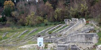 Tau, in scena “Troiane” di Stefano Artissunch al Teatro Romano di Ascoli Piceno