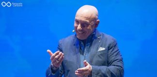 Sferisterio Live Macerata, il 17 agosto arriva la comicità di Maurizio Battista