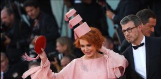 La tuta scudo dello stilista Vittorio Camaiani alla Mostra del Cinema di Venezia