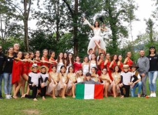 Ginnastica Mamoti, esibizione al Riviera delle Palme per la prima partita di campionato
