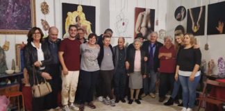 “Spezie e profumi” a Cupra, omaggio al M°Tomassetti e mostra dei giovani talenti dell’Arca dei Folli