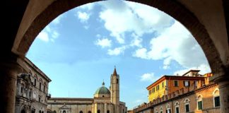 Easy Driver ad Ascoli Piceno, su Rai Uno la città del travertino e delle Cento Torri