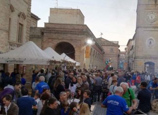 Montefiore, entra nel vivo la “Castagnata in Piazza”: buon cibo, musica, laboratori e tanto altro ancora