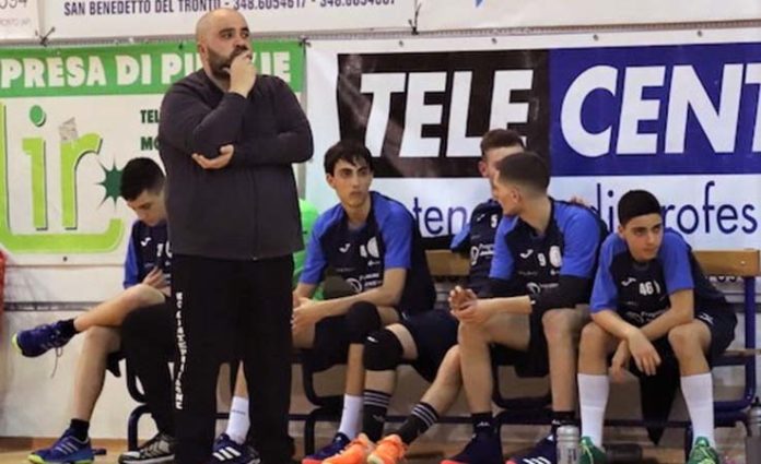 2019-12-12_Un_pensieroso_Andrea_Vultaggio