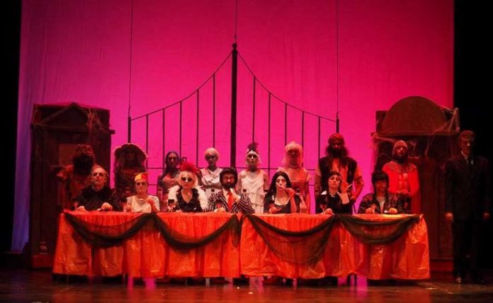 2020-01-08_Addams in Love 1